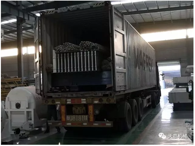 天意機(jī)械為柬埔寨客戶加工生產(chǎn)年產(chǎn)80萬平方輕質(zhì)墻板生產(chǎn)線成功裝車啟運！