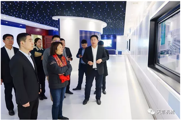 碧桂園集團副總裁兼采購中心總經(jīng)理楊麗興一行蒞臨天意參觀考察 碧桂園集團副總裁兼采購中心總經(jīng)理楊麗興一行蒞臨天意參觀考察